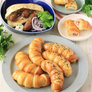 パンで世界を巡る～セルビアのチーズロール　キフリツェ