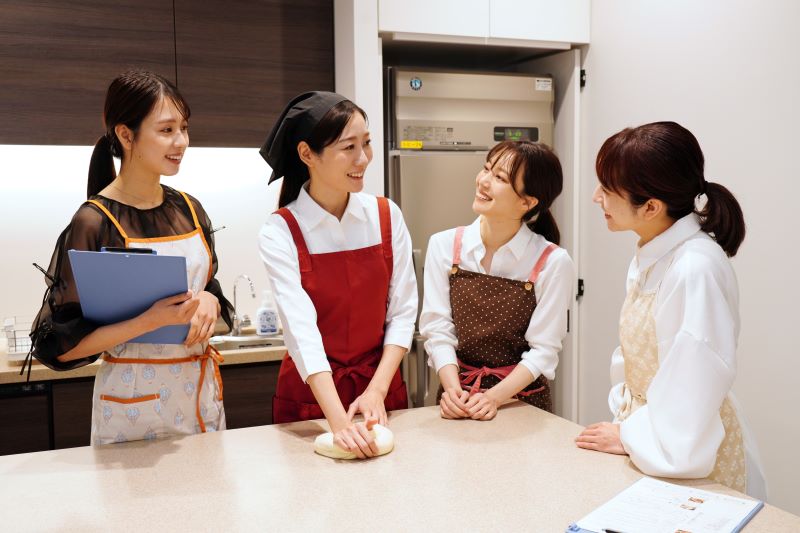 料理教室で習うメリットって？